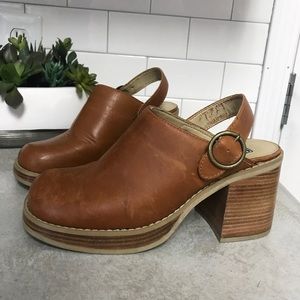 Frye Leather Sling Back Chunky Heeled Clogs